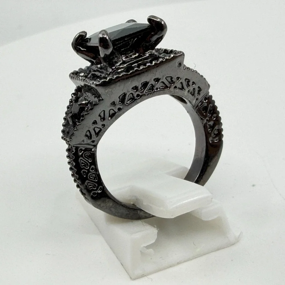Vtg Black Square Rhinestone Ring Gunmetal Tone Gothic Cocktail Statement Band